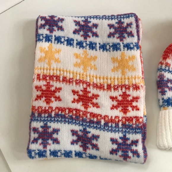 OLD NAVY Fair Isle Snowflake Scarf and Hat Set NWT Rainbow - Picture 5 of 12